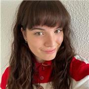 Profesora titulada en Filología Hispánica, Máster de Educación y Máster de Estudios Latinoamericanos. Imparte online y presencial.